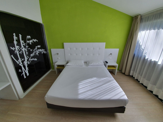 Bedroom 3, Green Hotel Motel, Varese