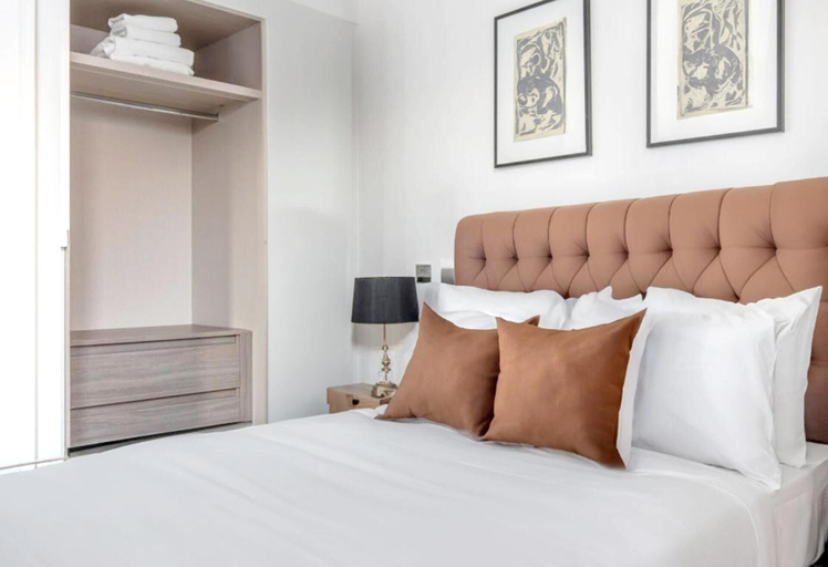 Bedroom 2, Amazing Place by Liverpool St Station, London