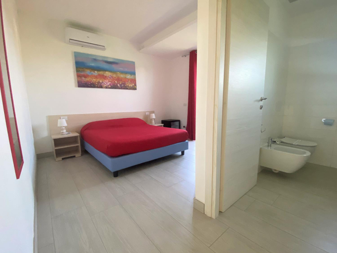 Others 3, Crystal bed and breakfast, Novara