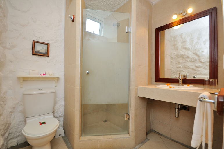 Bathroom 4, Casuarina Resort and Spa