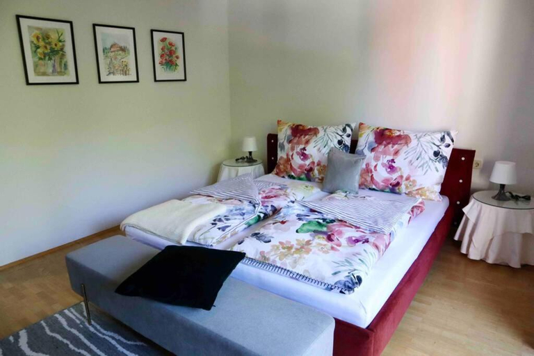 Bedroom 2, Art Apartment l Zentral & SeeNah, Klagenfurt Land