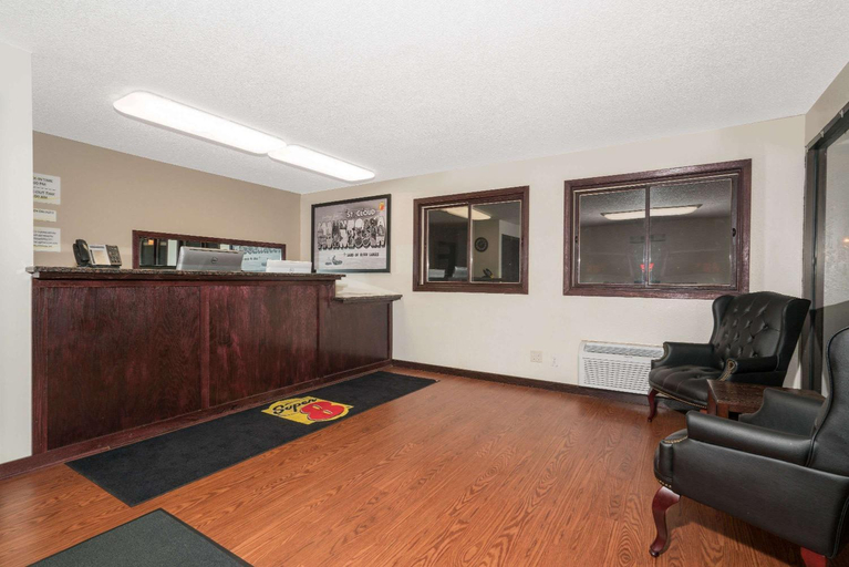 Public Area 2, Super 8 by Wyndham St. Cloud, Stearns