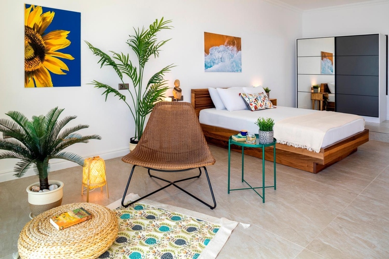 Bedroom 3, Born in Blue, Kaş
