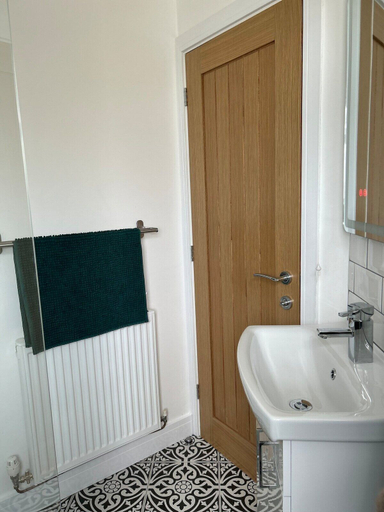 Bathroom 4, Bay View House, Gwynedd