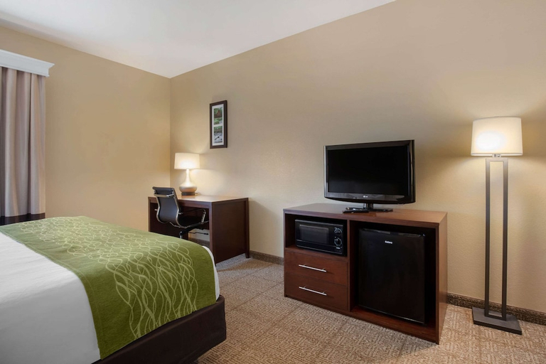 Bedroom 2, Comfort Inn Willow Springs, Howell