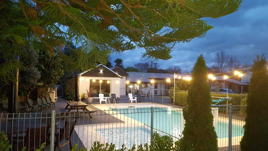 Sport & Beauty 2, Amble Inn Motel, Masterton