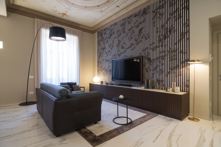 Others 5, MyHomeInComo - Ivory Suite, Como