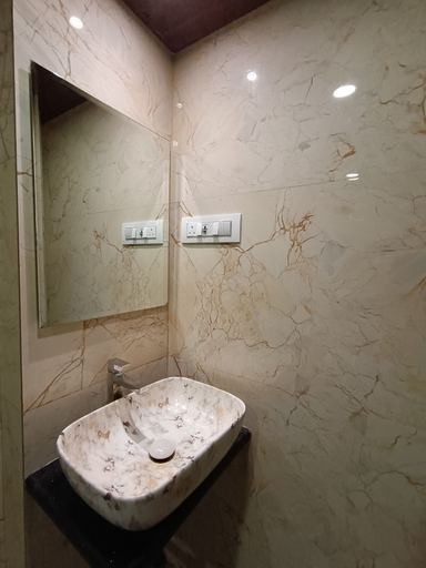 Bathroom 4, Hotel Best, Mumbai Suburban