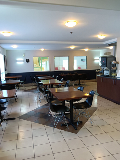 Food & Drinks 5, Super 8 by Wyndham St-Jerome, La Rivière-du-Nord