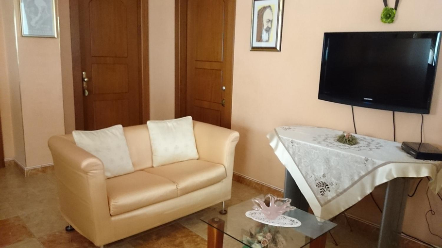 Public Area 2, Hotel Holiday House, Foggia