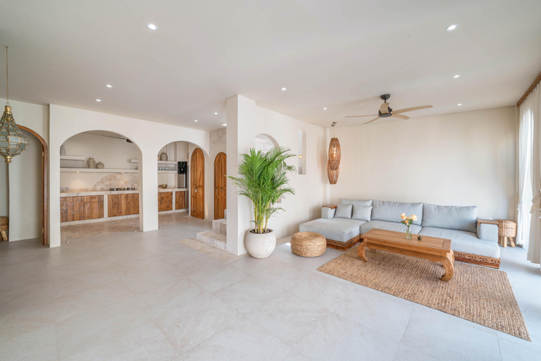 Others 2, Yamuna: Enthralling 5BR Villa 3Min to Berawa Beach, Badung