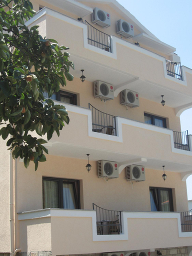 Others 4, Apartments Srzentic