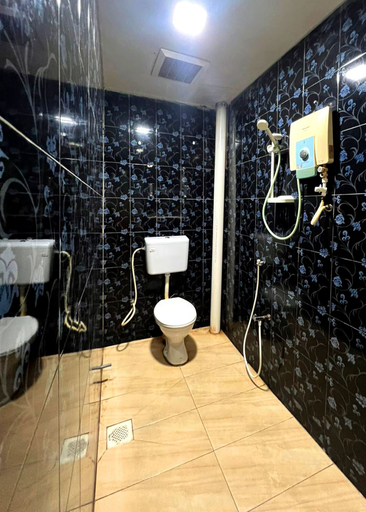 Bathroom 5, New Wave Shah Alam Hotel, Subang Jaya