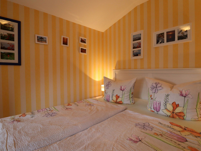 Bedroom 3, Bright Retreat in Wendelstorf, Rostock