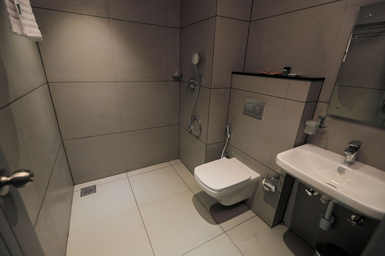 Bathroom 5, Mount Land, Wayanad