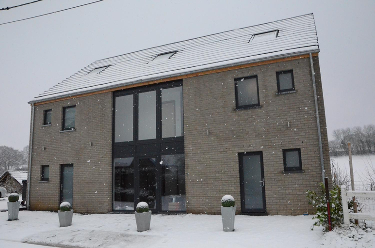 Exterior 12