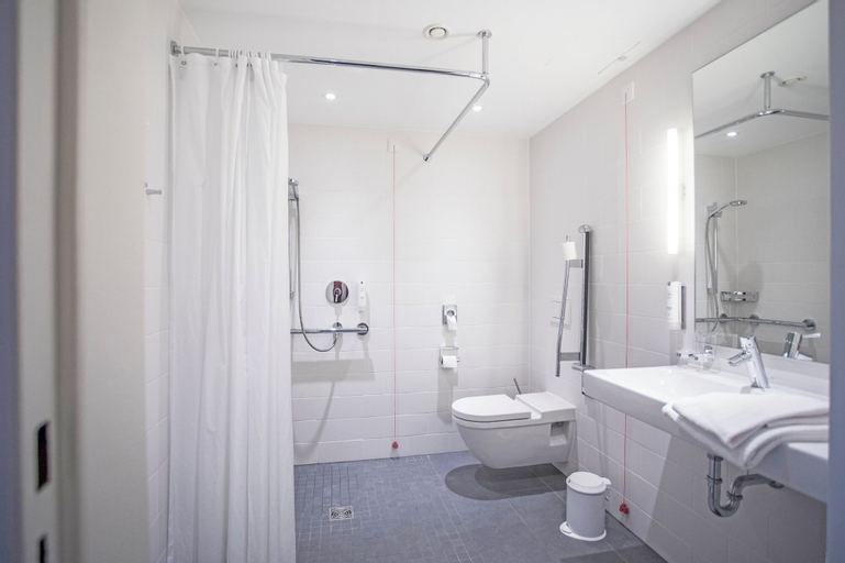 Bathroom 7