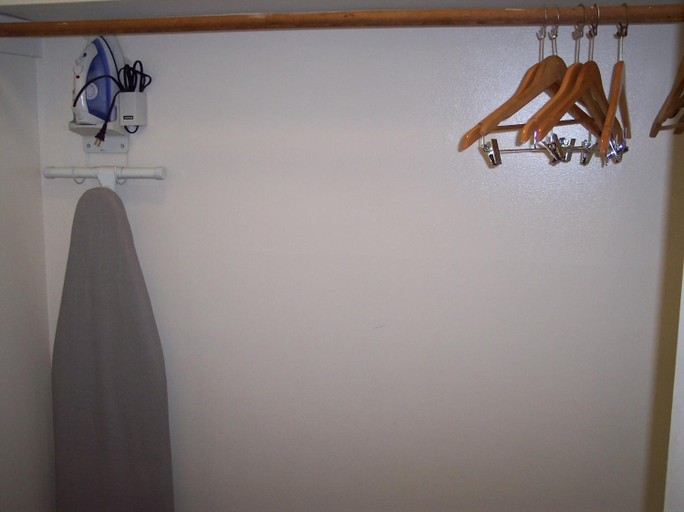 Bathroom, Shore Hills Motel, Monmouth