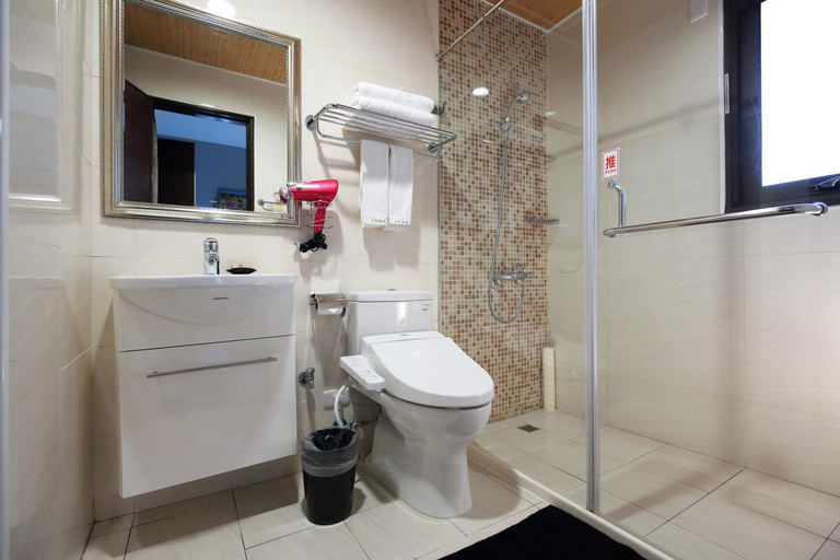 Bathroom 4, Ji Ye Jing Zhan Bed and Breakfast, Hualien