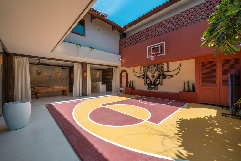 Exterior & Views, Casa Galicia - Spacious Central 7BR Villa : Pool & Sunset Rooftop, Badung