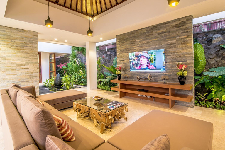 Public Area, Freedom Villa, Badung