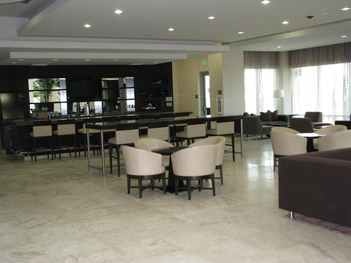 Food & Drinks 4, Embassy Suites by Hilton Ontario Airport, San Bernardino
