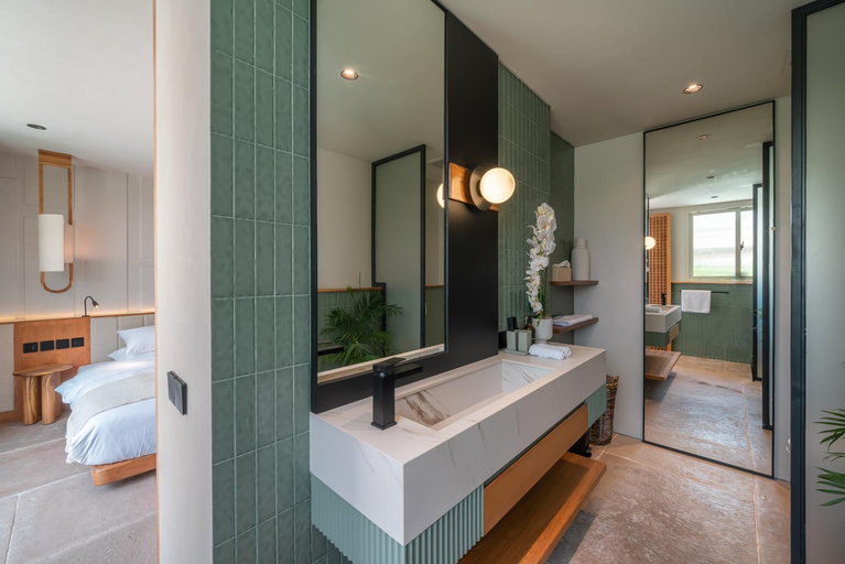 Bathroom 5, Coco Bay - Iconic 8BR Tropical Villa Next to the Beach, Badung