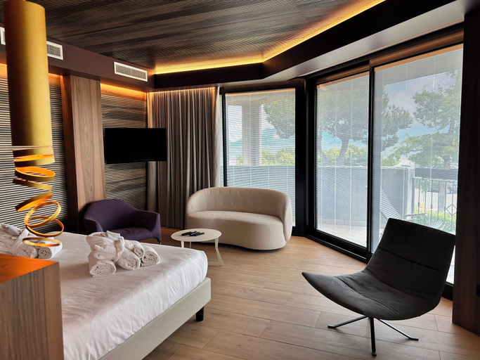 Bedroom 3, Alevic Hotel Sirmione, Brescia