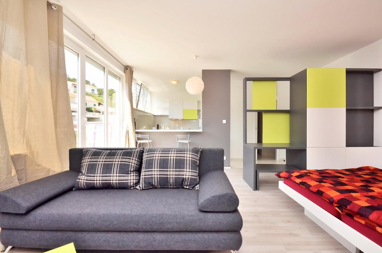 Others 5, Bretia Apartments, Sutivan