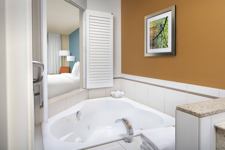 Bathroom 3, Fairfield Inn and Suites by Marriott Yakima, Yakima