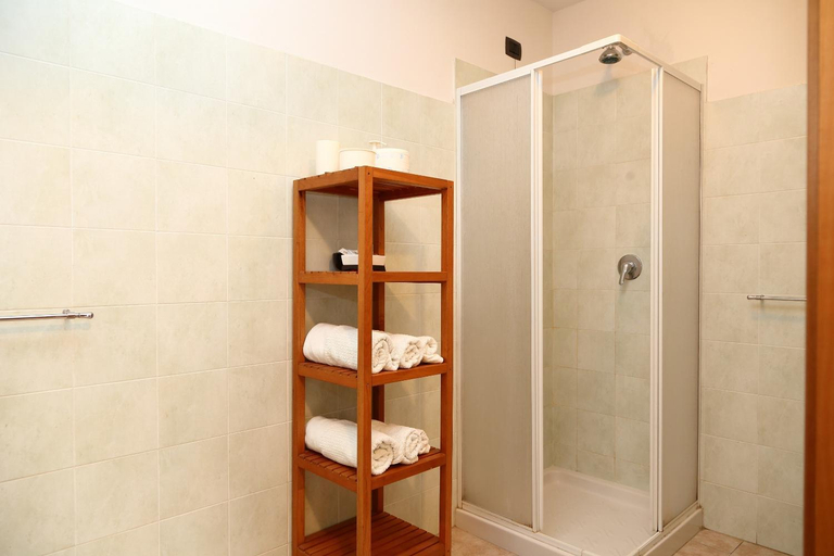 Bathroom 3, Holiday home Fattoria Laghetto, Lecco