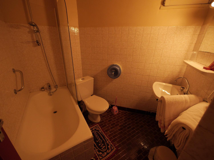 Bathroom 4, Hotel relais de gascogne, Gers