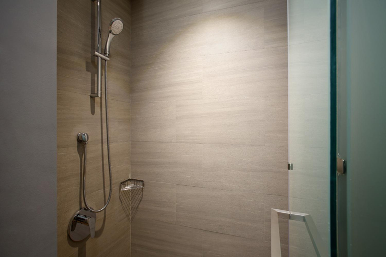 Bathroom 11