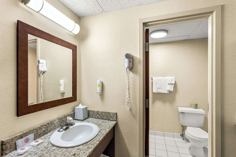 Bathroom 5, Comfort Inn White River Junction, Windsor
