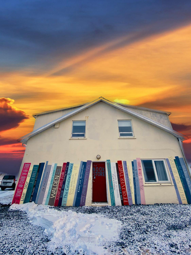 Others 3, The Bookstore Family Apartment, Snæfellsbær
