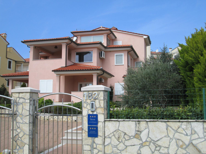 Others 3, Apartments Villa Fernetich, Premantura