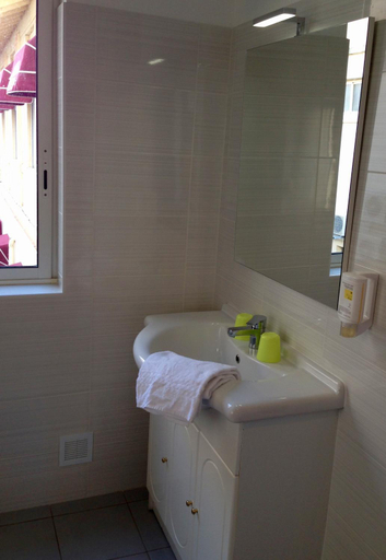 Bathroom 4, Hotel Le Petit Baigneur, Hérault