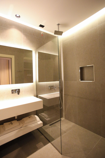 Bathroom 3, Regina Palm Resort, Vlorës