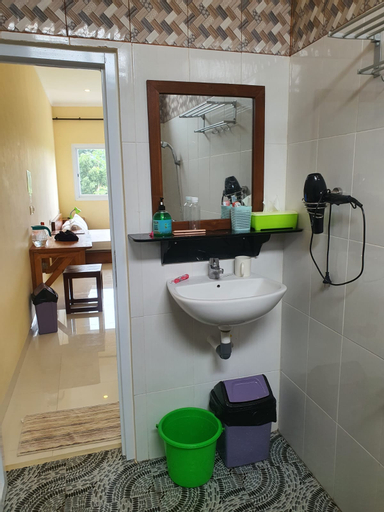 Bukit Suites Villa 4 - Tap to explore photos