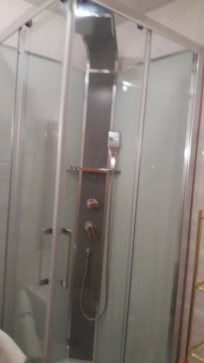 Bathroom 2, Appart'Hotel Les Tilleuls, Gironde