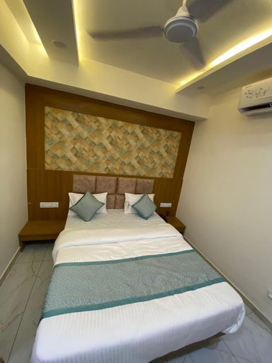 Bedroom 5, Hotel Neptune, Ahmadabad
