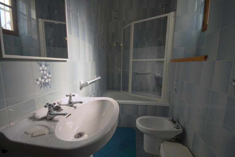 Bathroom 2, Hostal Miramar, Baleares