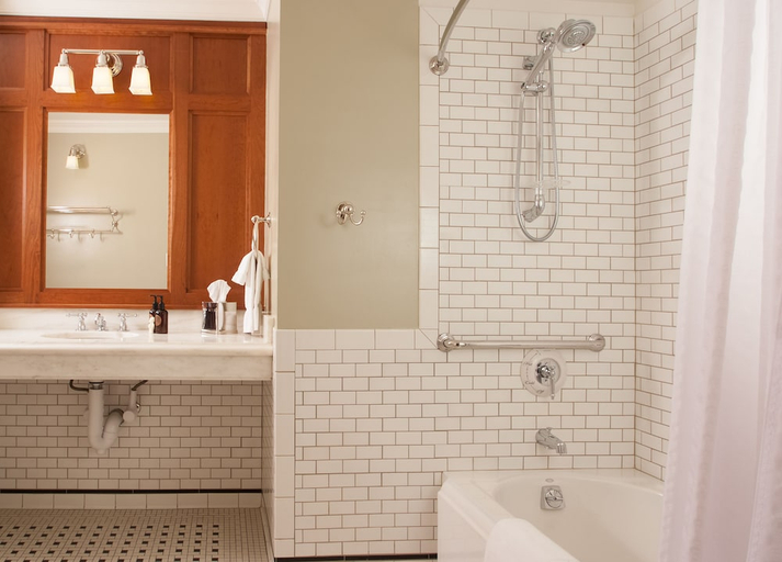 Bathroom 4, Lake Yellowstone Hotel and Cabins, Teton