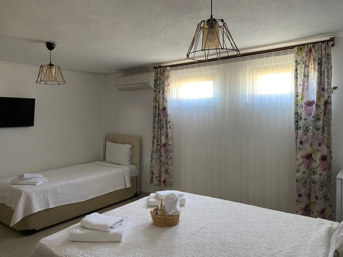 Bedroom 2, Alize Otel, Bozcaada