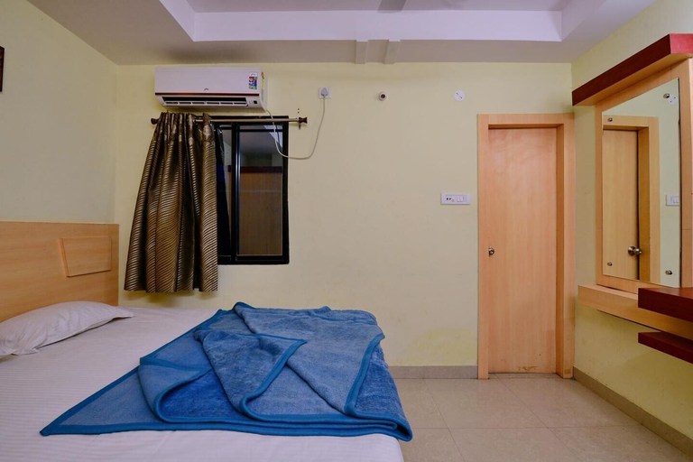 Bedroom 4, Hotel Vinayak, Bargarh