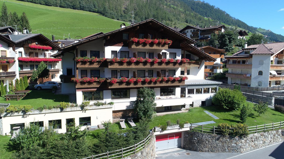 Exterior & Views 1, Hotel Am Fels, Bolzano