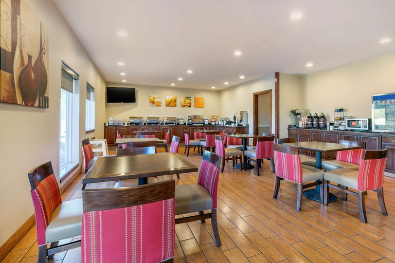 Food & Drinks, Comfort Inn Willow Springs, Howell