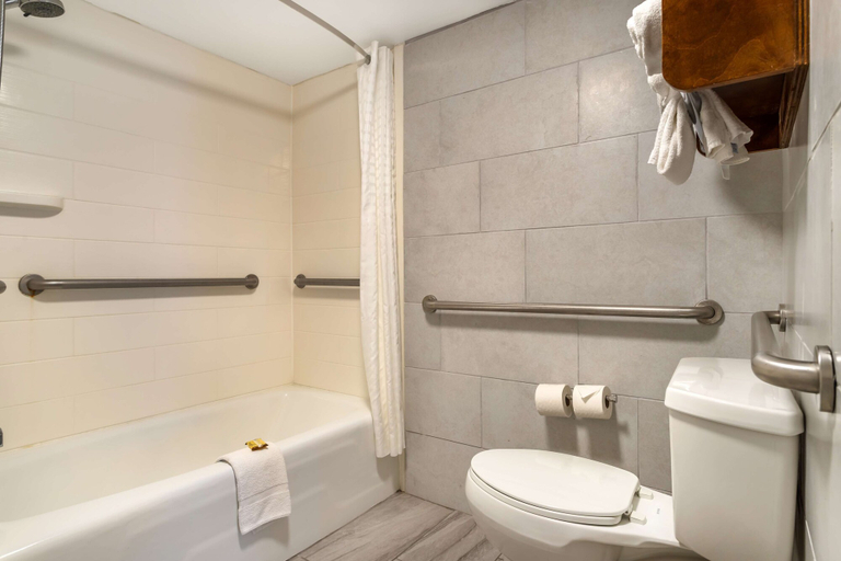 Bathroom 5, Best Western Plus Houston Energy Corridor, Houston