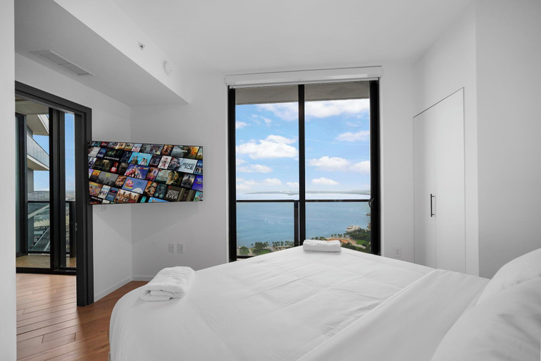 Bedroom 2, Amazing Bayside View from Condo, Miami-Dade