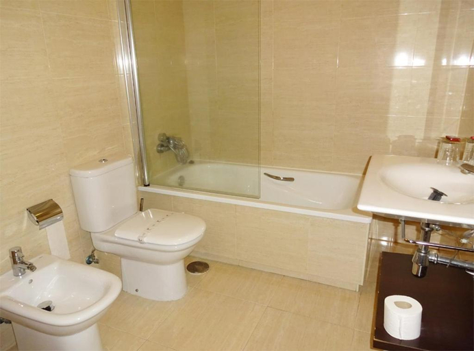 Bathroom 2, Hotel Millan, A Coruña